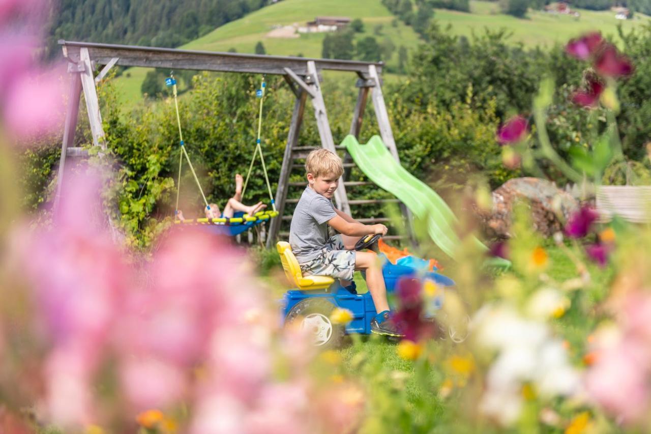 Hartlhof Urlaub Am Baby- Und Kinderbauernhof Niederau Extérieur photo